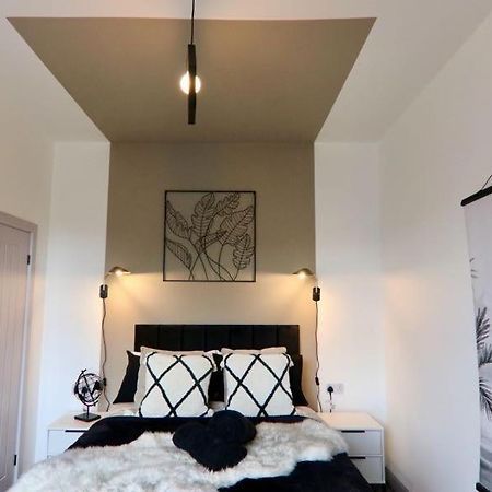 Sophisticated Silcoates Hotel Уейкфийлд Екстериор снимка
