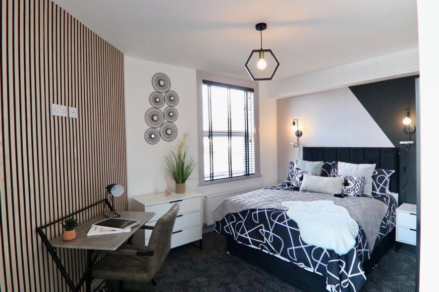 Sophisticated Silcoates Hotel Уейкфийлд Екстериор снимка